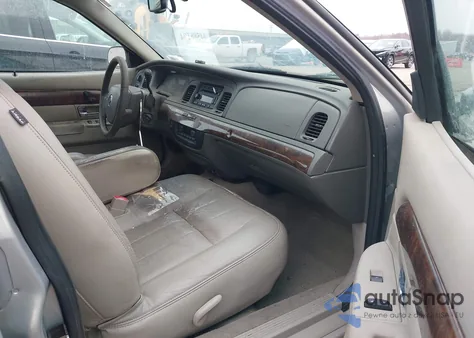 2010 Mercury Grand Marquis Ls (Fleet Only) z USA, uszkodzony, nr VIN 2MEBM7FV1AX615120